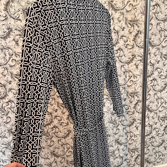 Jones New York, size L, wrap dress in light jersey fabric + matching belt - Picture 8 of 9